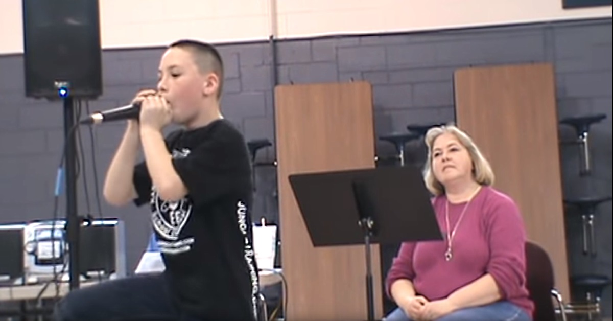 Watch This 9-Year-Old Cover Slipknot's 'The Devil In I' at School Talent Show Watch This 9-Year-Old Cover Slipknot's 'The Devil In I' at School Talent Show