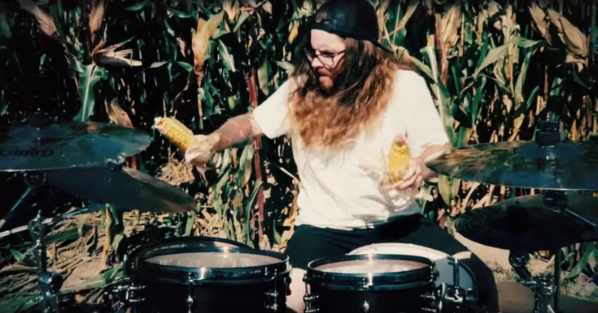Watch This Guy Cover Korn's 'Freak On a Leash' in a Corn Field Using Corn Drumsticks Watch This Guy Cover Korn's 'Freak On a Leash' in a Corn Field Using Corn Drumsticks
