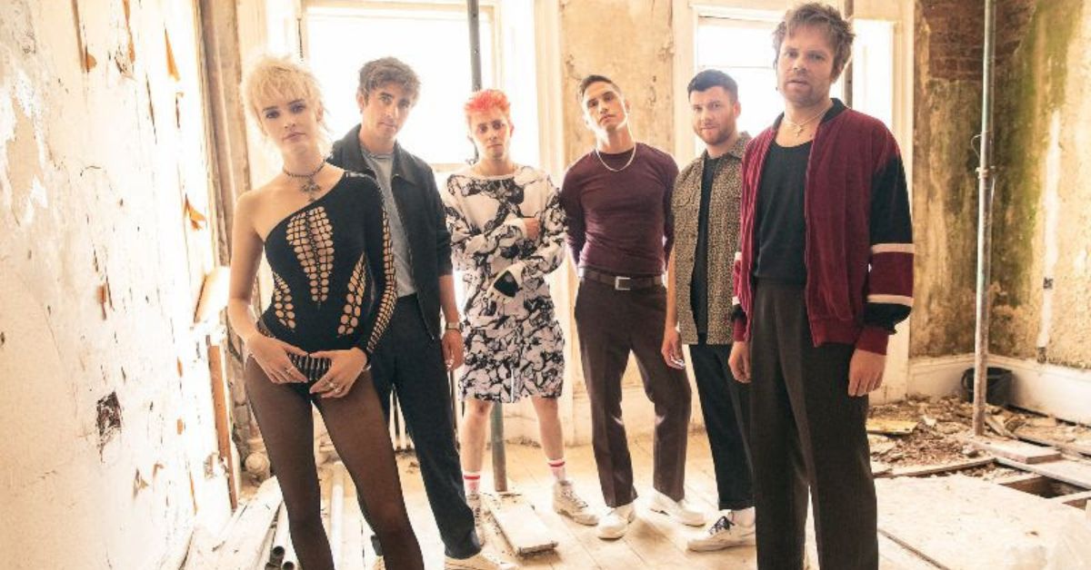 A picture of Enter Shikari and Wargasm standing in a room