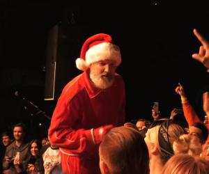 Watch Limp Bizkit Cover 'Jingle Bells'