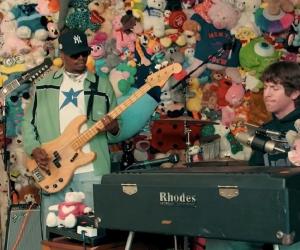 turnstile tiny desk