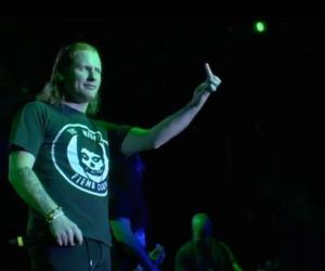 Corey Taylor performing with Roadrunner United.