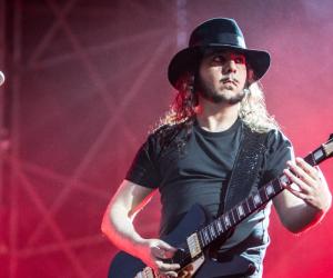 Check Out the New Daron Malakian and Scars On Broadway Track 'Guns Are Loaded'