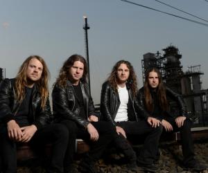 Airbourne "Flying The Flag For Rock n Roll"