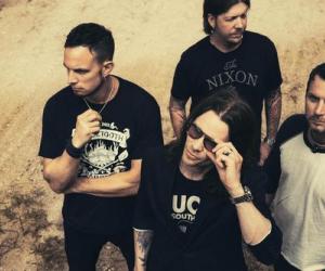 Hang Out Backstage With Alter Bridge!