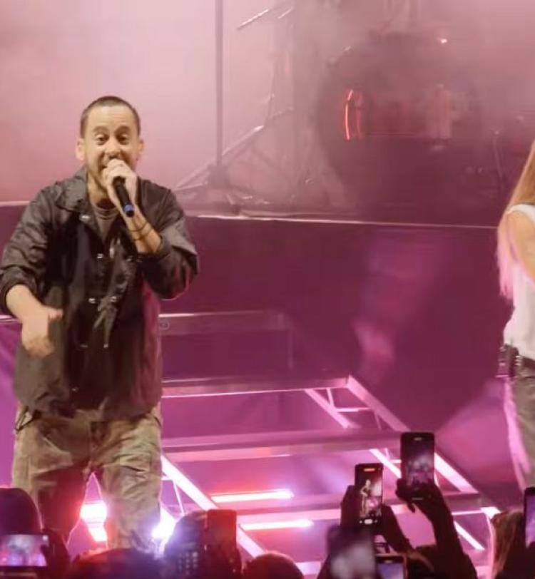 Mike Shinoda and G Flip performing live at the Enmore Theatre - Photo Credit - triple 
