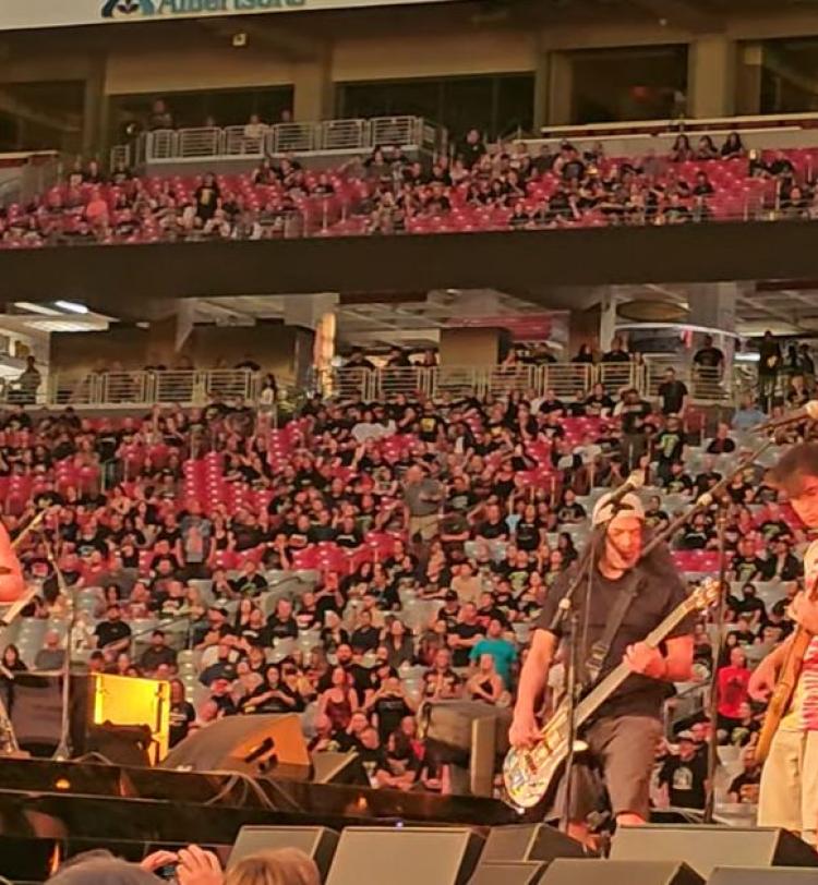 Suicidal Tendencies performing live with Rob Trujillo